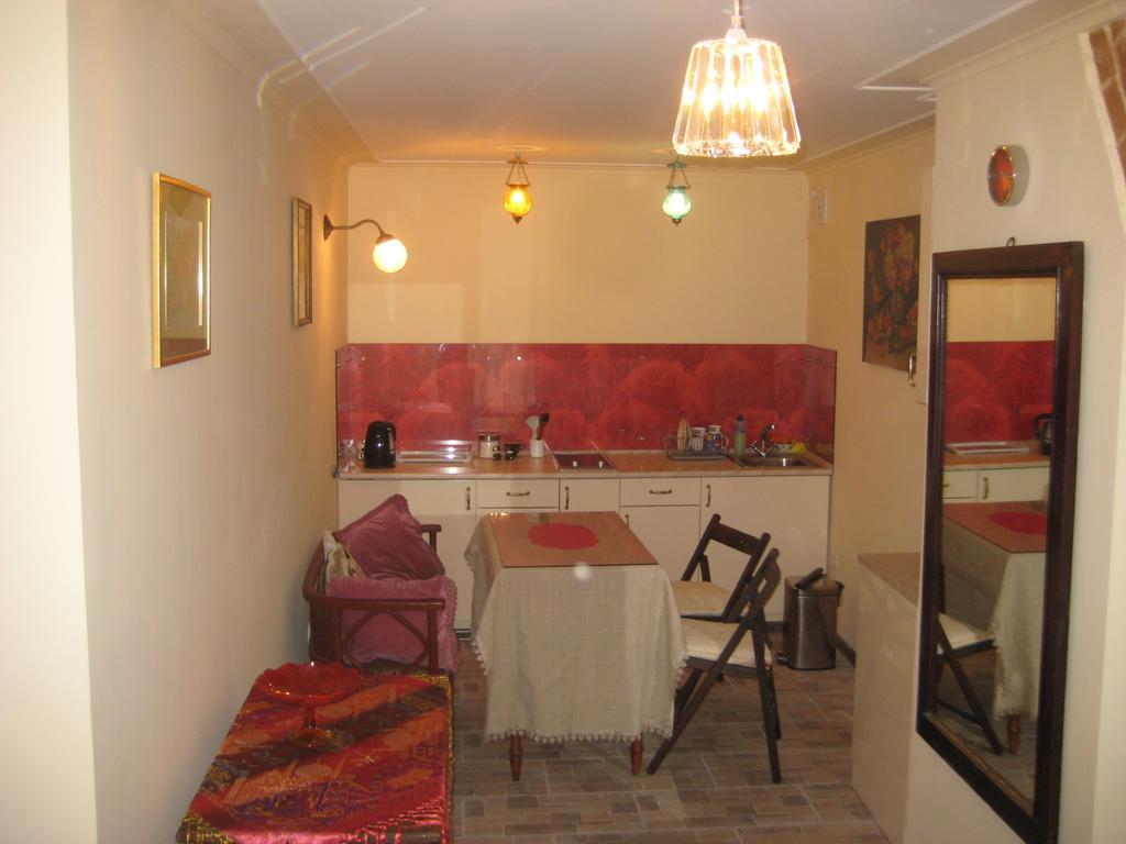 Apartament On Kostiushka Lviv Exteriör bild