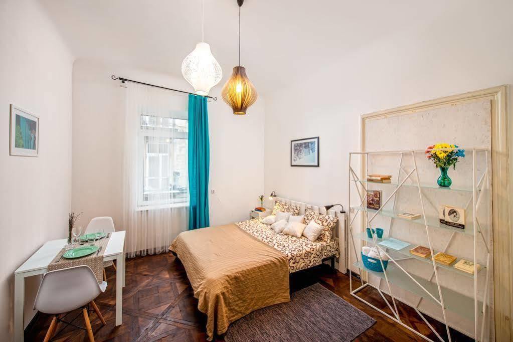 Apartament On Kostiushka Lviv Exteriör bild